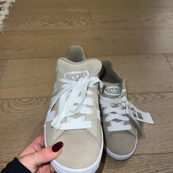 Adidas Women's Campus Beige Sneakers NEW! - Picture 6 of 7